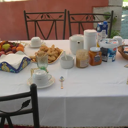Garden Bed and Breakfast Μόντικα
