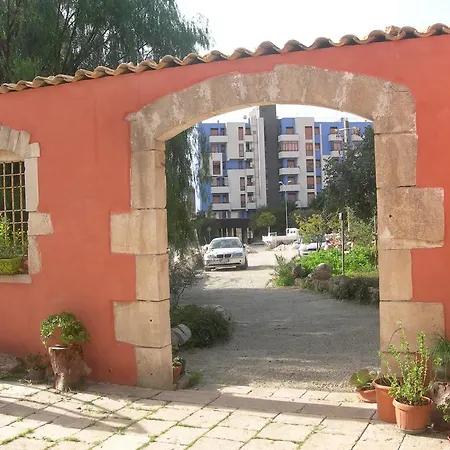 Garden Bed and Breakfast Μόντικα