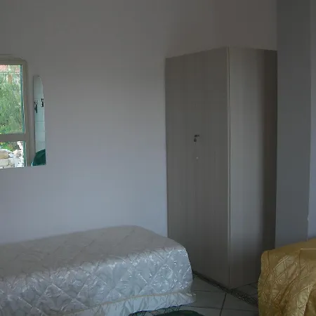 Bed and Breakfast Garden Μόντικα